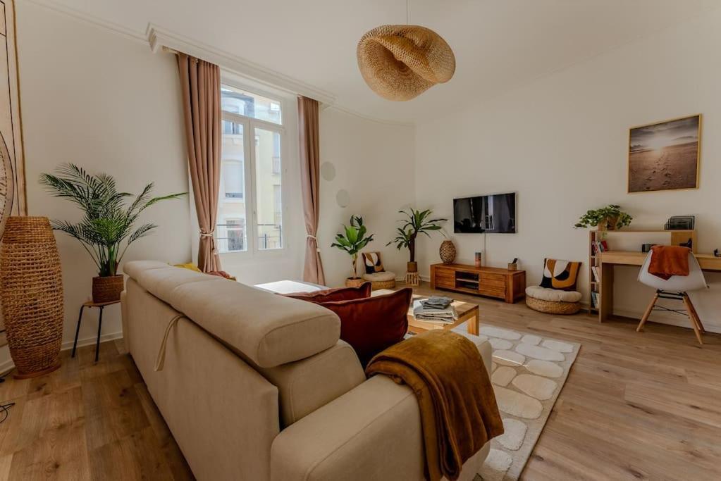 L'echappee Chic Au Coeur De Valence Apartment